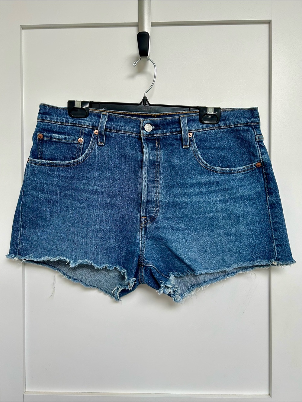 💠 Levi’s 501 Original Denim Cutoff Shorts